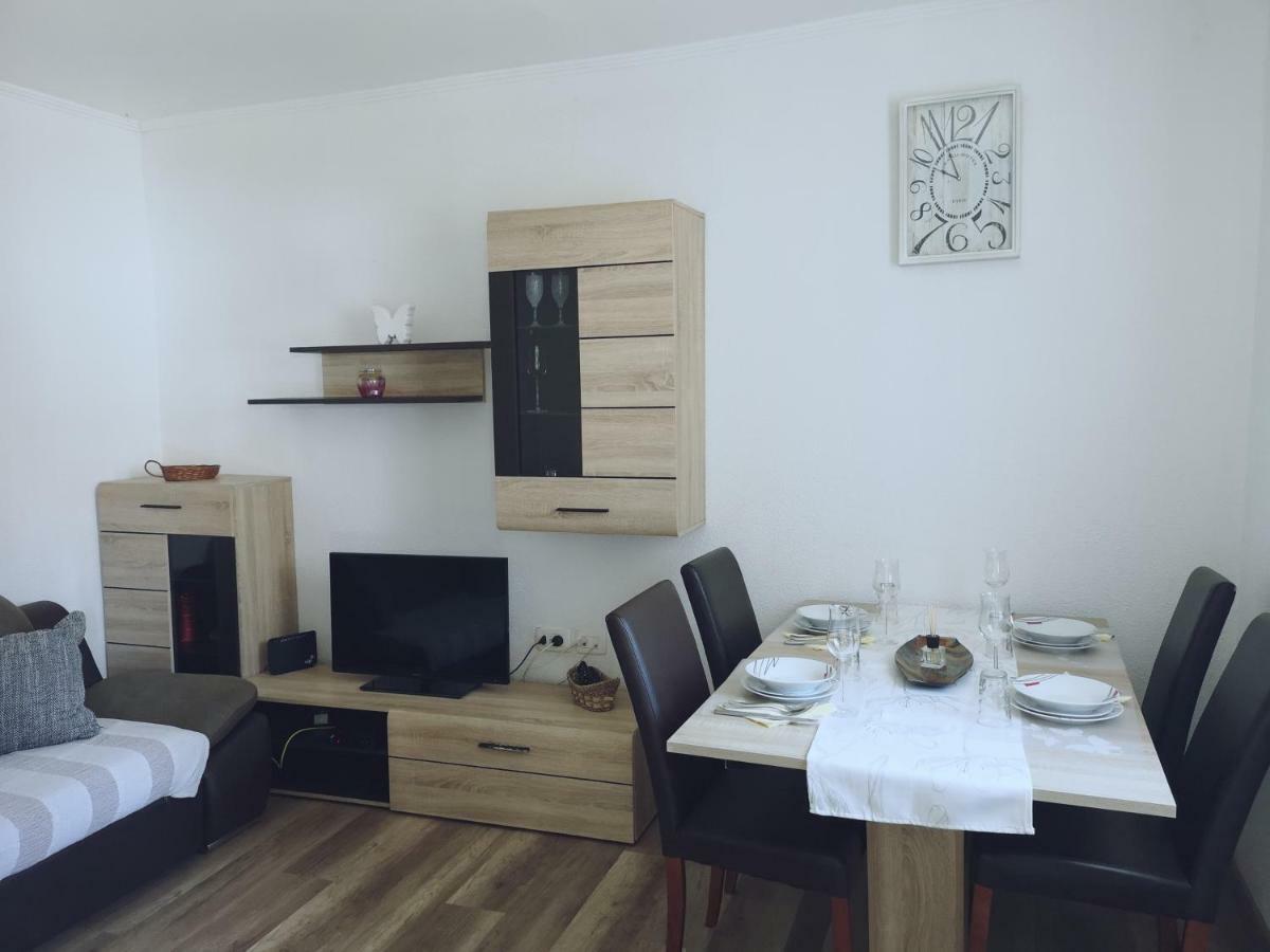App Emona Apartment Bašanija Exterior foto